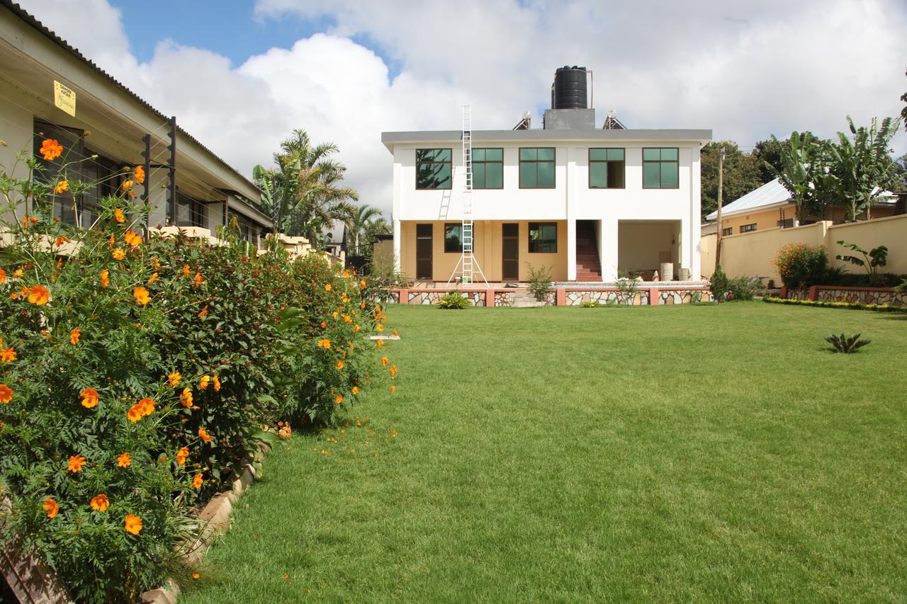 Merves Hotel Arusha Exterior photo